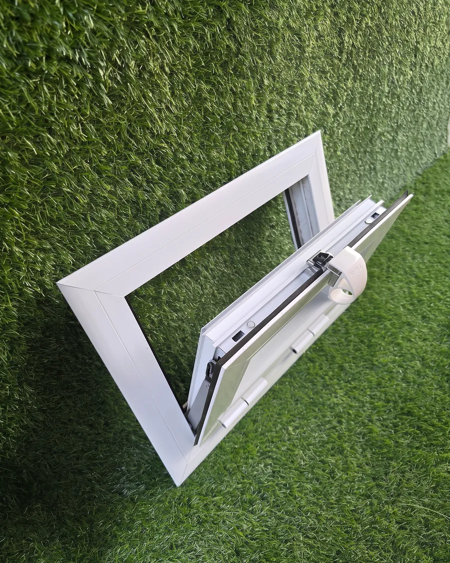 Banderola de aluminio abierta
