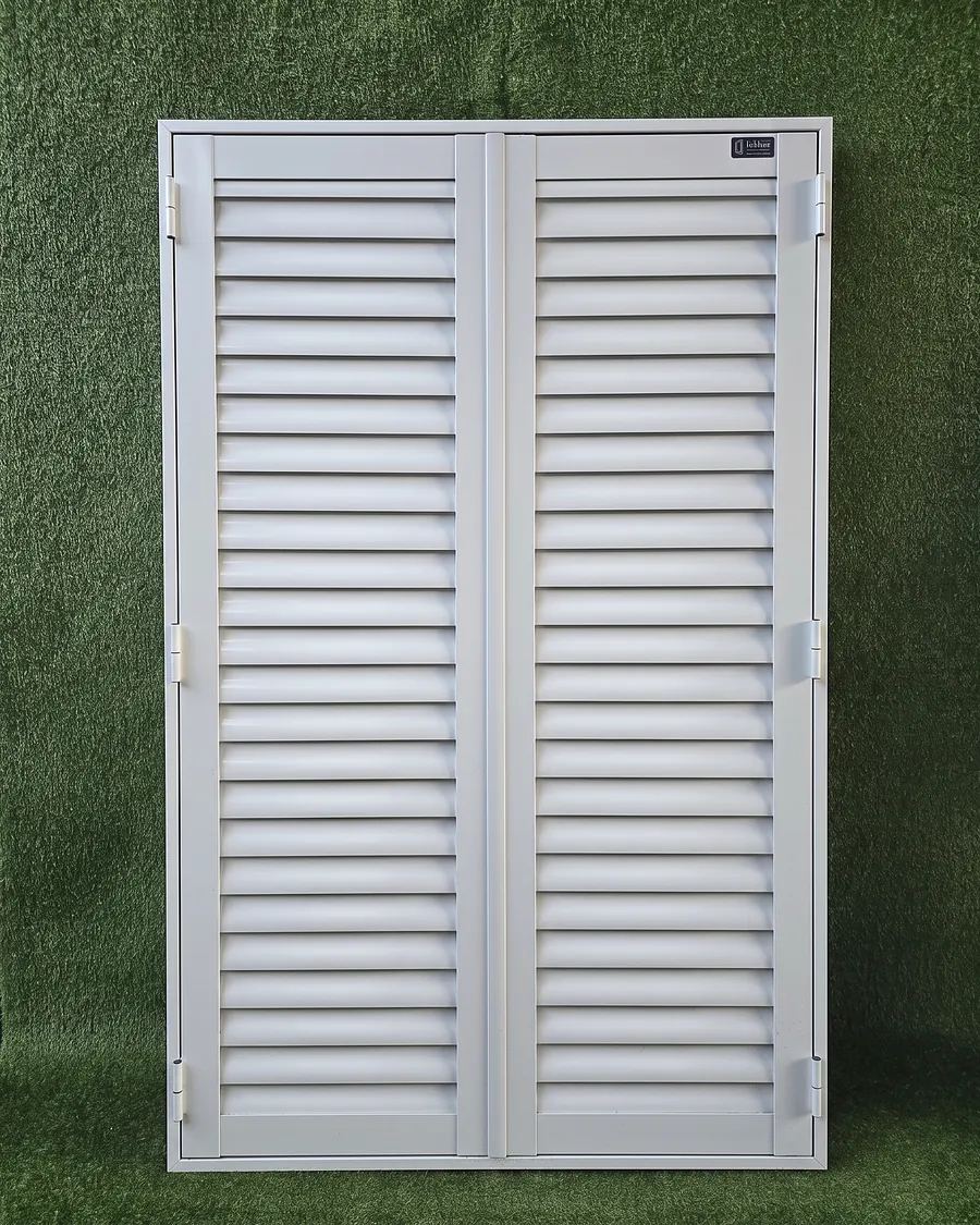 Postigos de aluminio blanco